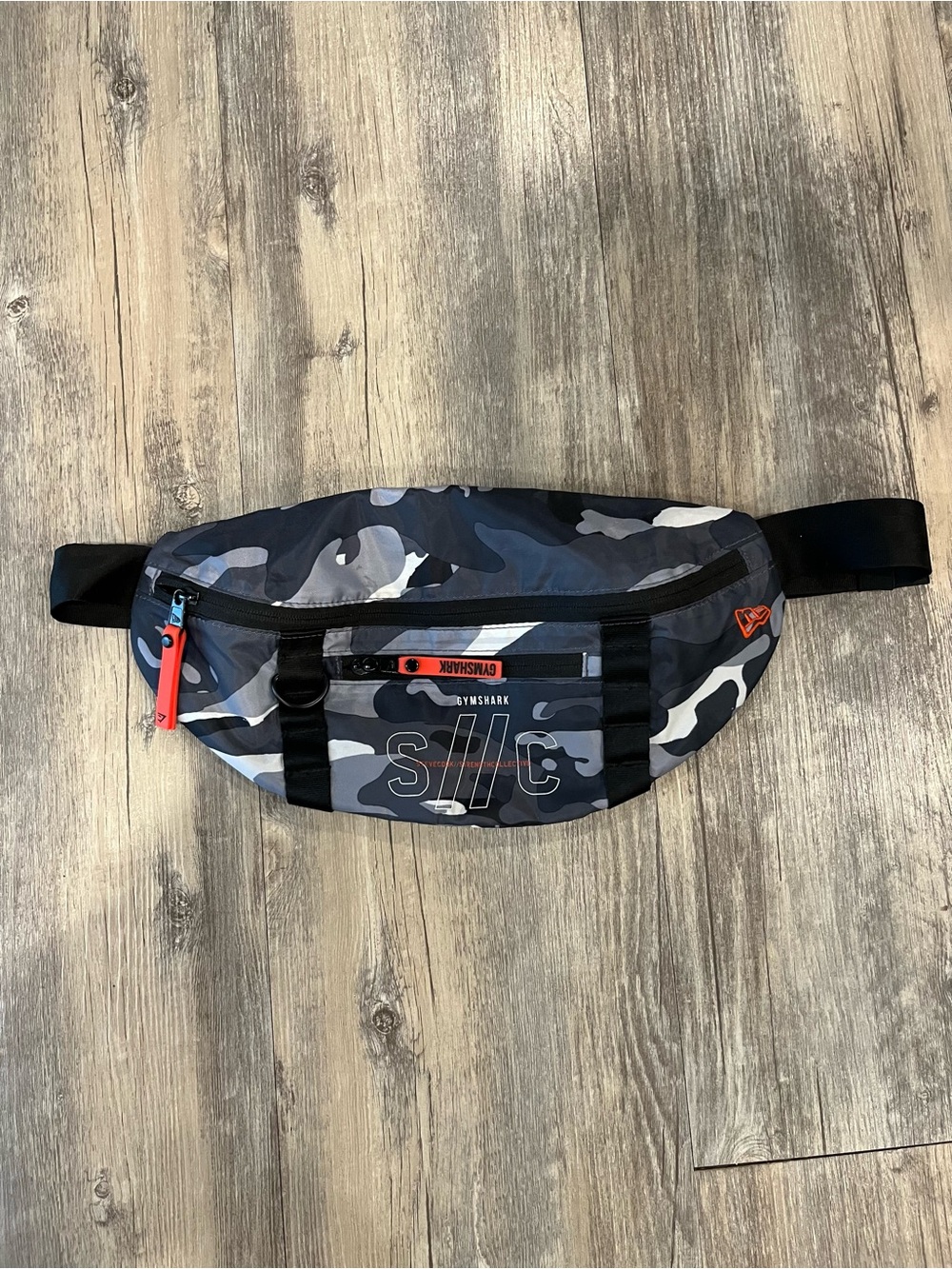 Gymshark Black and Gray Camo Crossbody Belt Bag - Picture 2 of 4